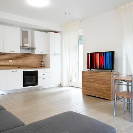 Casa Ideale Tim Appartmanti Moderni Vicina Al Centro Lecco Eksteriør billede