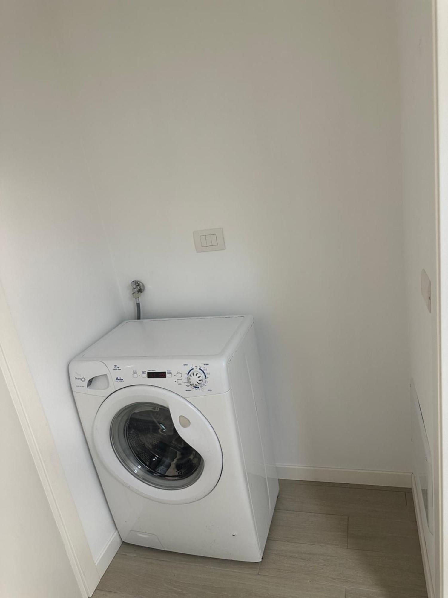 Casa Ideale Tim Appartmanti Moderni Vicina Al Centro Lecco Eksteriør billede