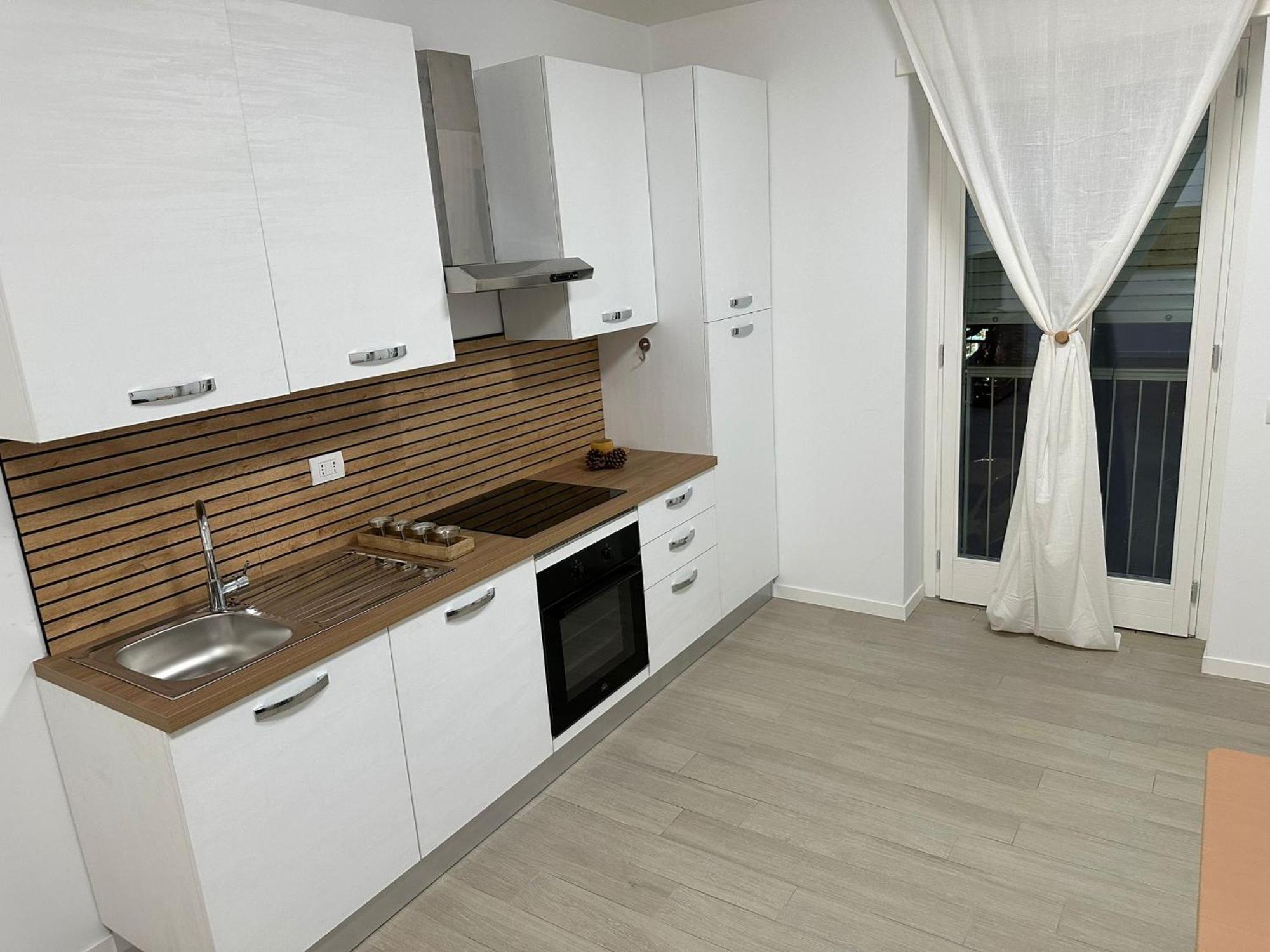 Casa Ideale Tim Appartmanti Moderni Vicina Al Centro Lecco Eksteriør billede