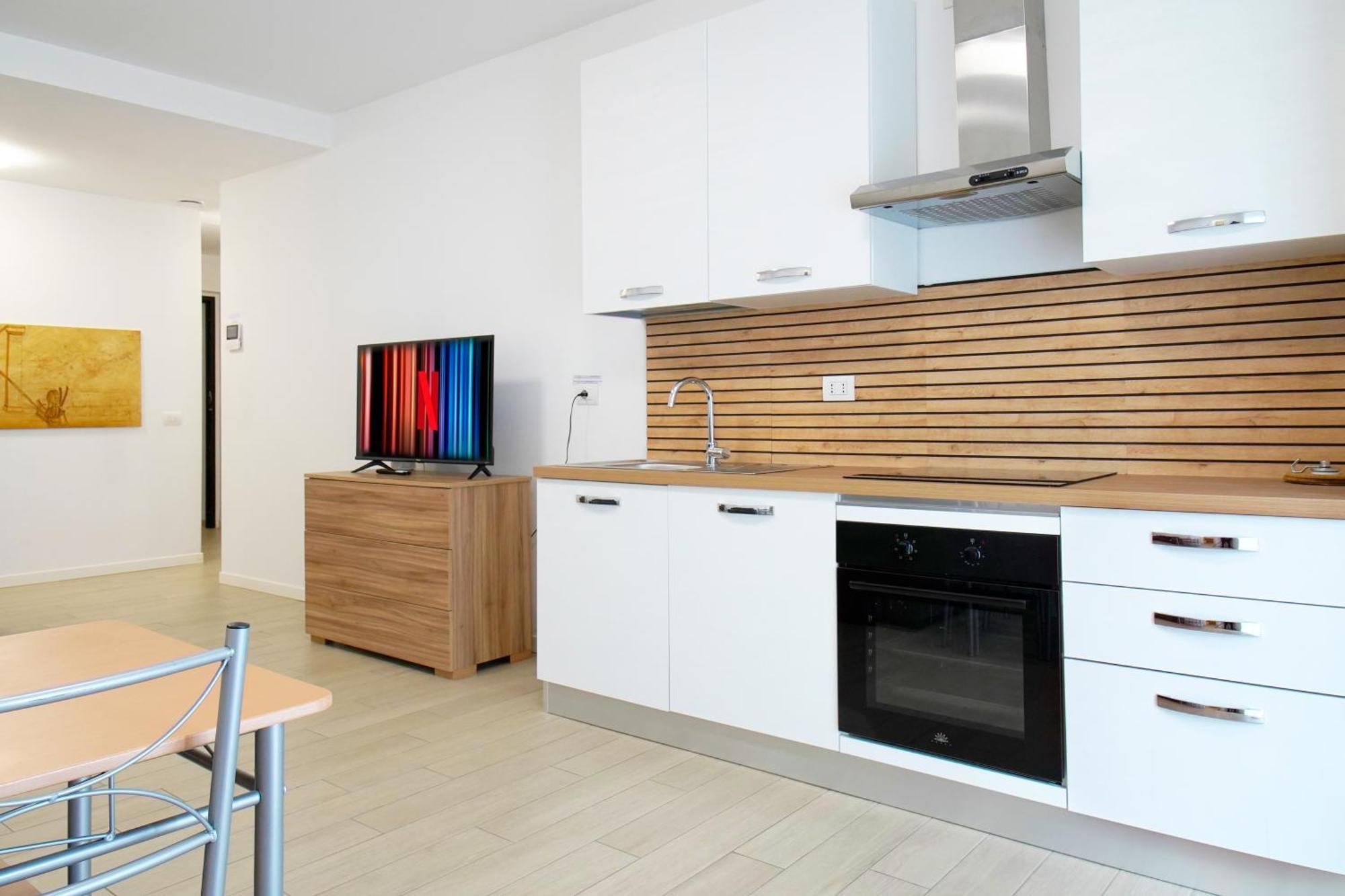 Casa Ideale Tim Appartmanti Moderni Vicina Al Centro Lecco Eksteriør billede